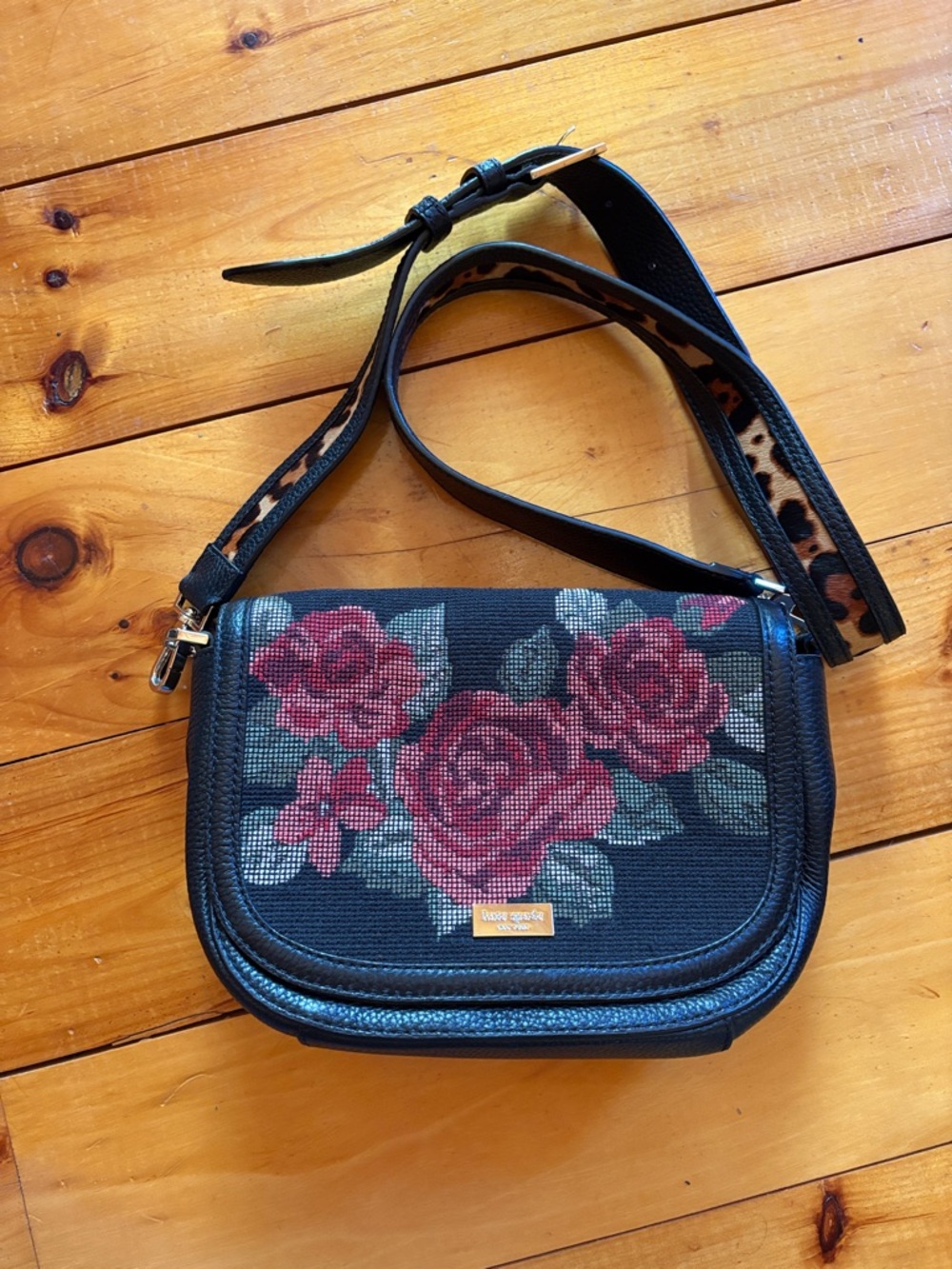 Like New Kate Spade Seeley Lane Crossbody Bag